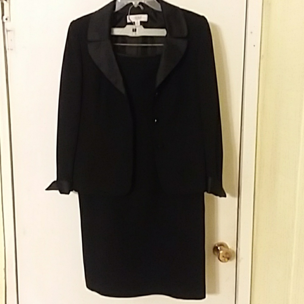 LE SUIT SKIRT SUIT